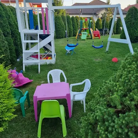 לינה וארוחת בוקר Dziki Zakatek גרצי'יבובו