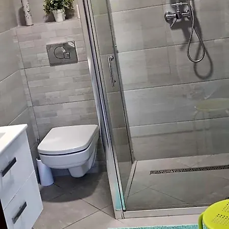 Dziki Zakatek 3*