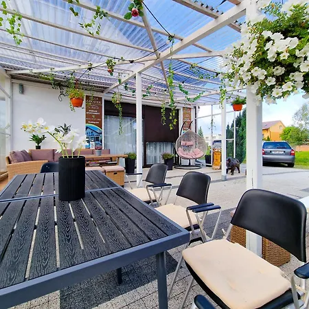 Dziki Zakatek Bed & Breakfast 3*